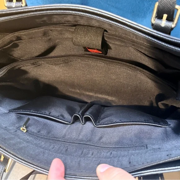 Elegant Black Laptop Tote - Picture 5 of 11